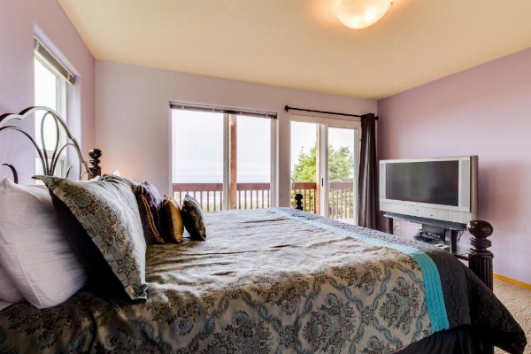 Pacific Coast Views image 19