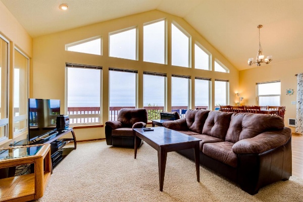 Pacific Coast Views Main image