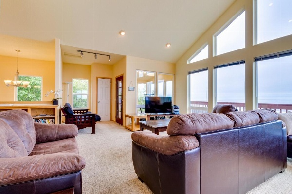 Pacific Coast Views Main image